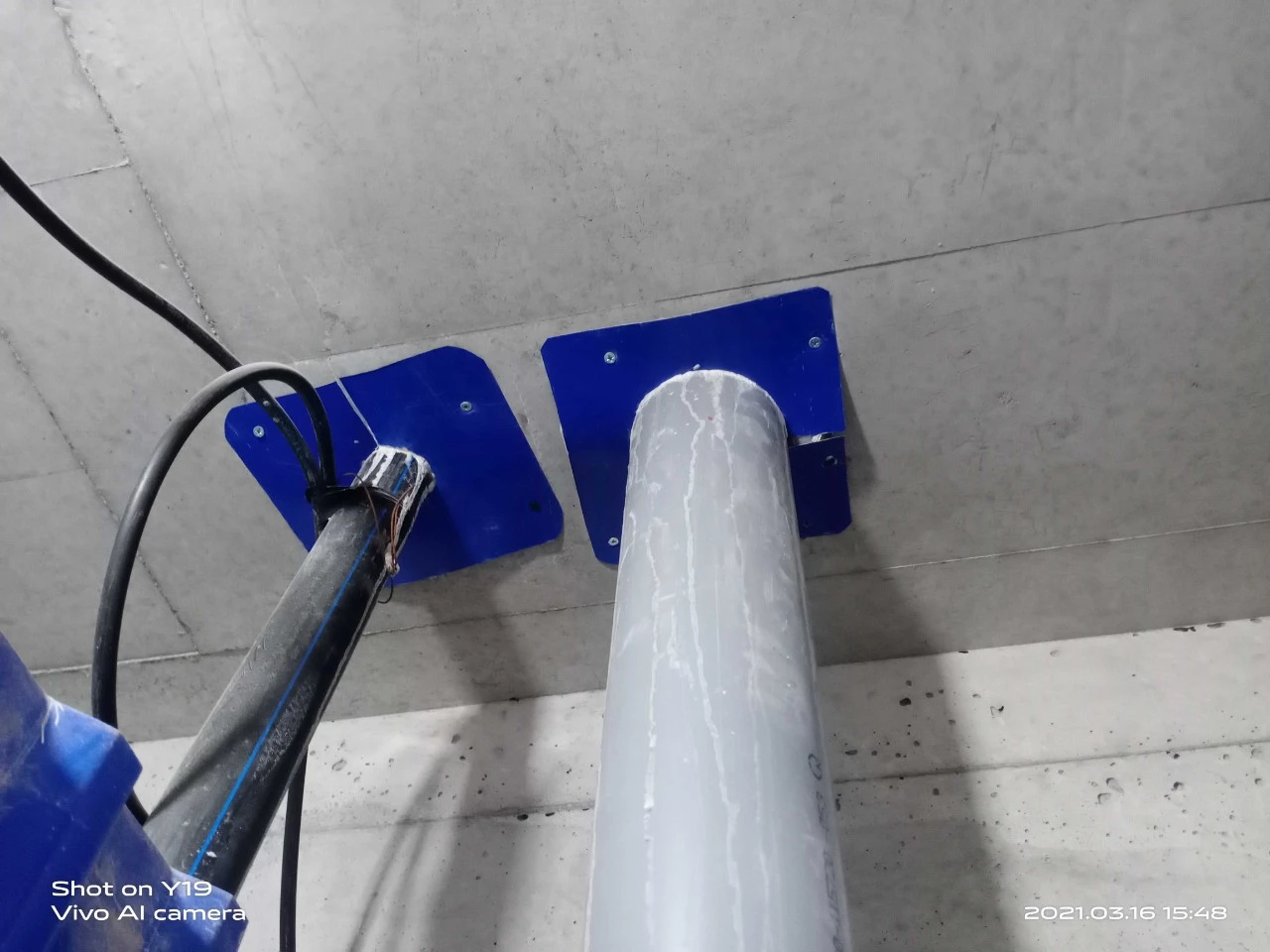 Cổ ống xuyên vách sau khi đã thi công chống thấm xong